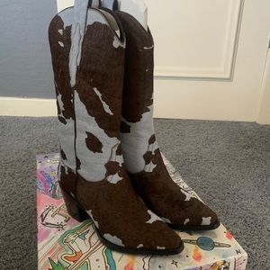 Brand new in box Jeffrey Campbell Dagget Western Boots. Blue and Brown.